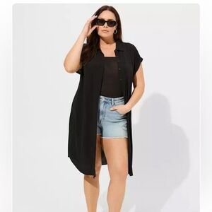 Torrid Washable Crinkle Gauze Drop Shoulder Short Sleeve Button Up Tunic